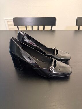 NWOB Black Patent Low Block Heel Mary Jane Pumps